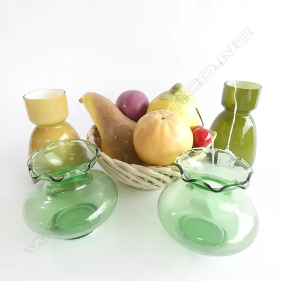 4 GREEN GLASS VASES + CERAMIC ITALIAN FRUIT BOWL