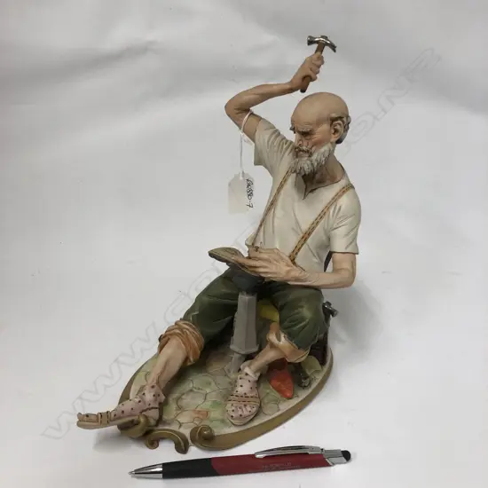 LGE CAPODIMONTE FIGURE - THE COBLER