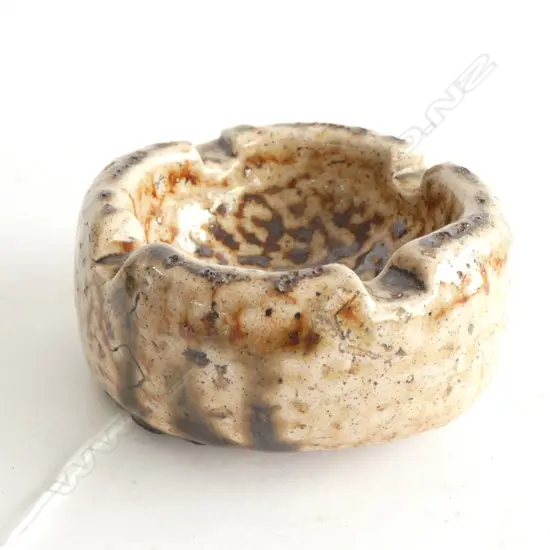 CRUM BRICK ASHTRAY D85MM