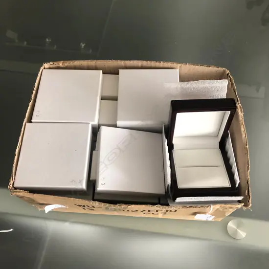 BOX LOT OF JEWELLERY DISPLAY BOXES