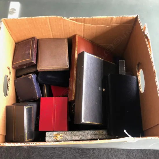 BOX LOT JEWELLERY DISPLAY BOXES