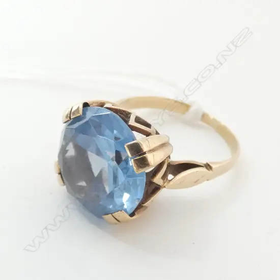 RING, LADIES, 9ct, LARGE BLUE STONE, 4.8gm