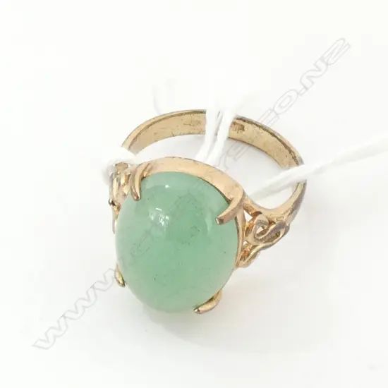 RING SET WITH JADEITE
