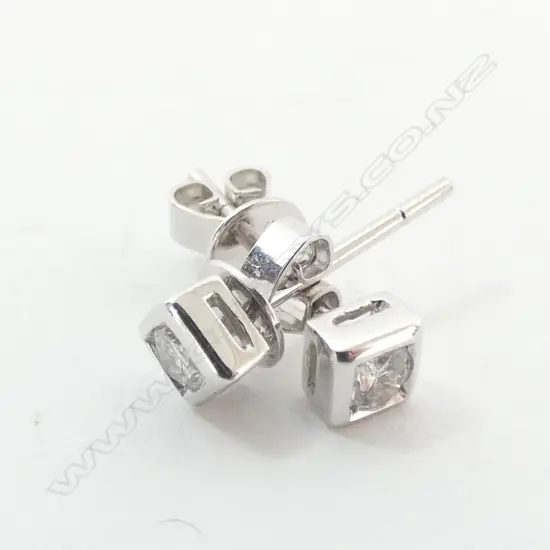 EARRINGS, DIAMOND SET IN 18ct WHITE GOLD, TDW .2 ct