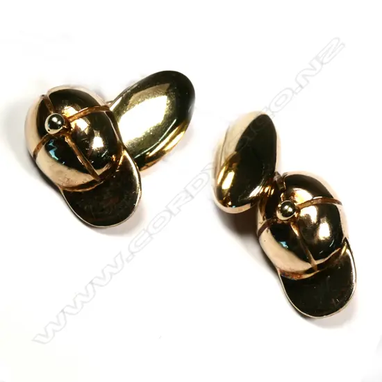 PAIR OF GILDED SILVER JOCKEY CAP CUFFLINKS