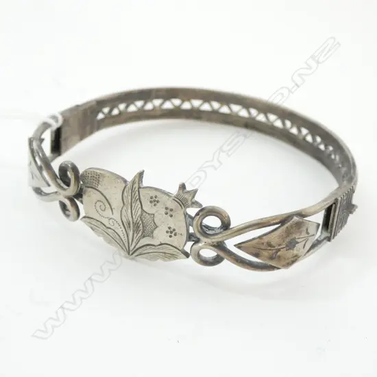 CHINESE SILVER HALF HINGED BRACELET, CALLIGRAPHIC SHANGHAI MAKER'S STAMP