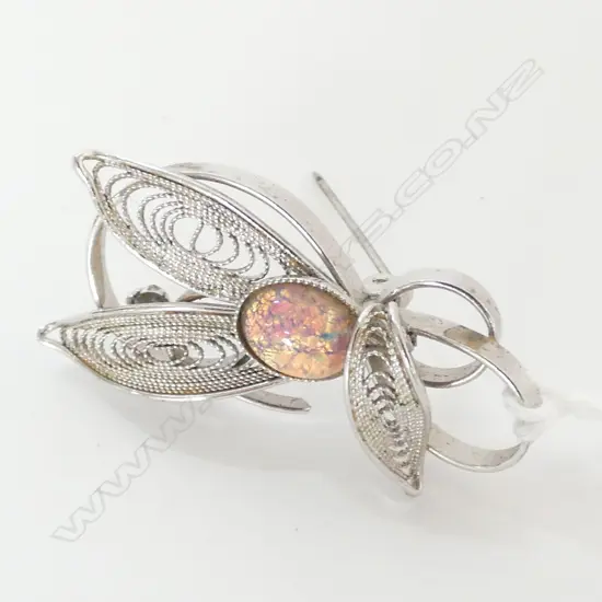 BROOCH, SET WITH OPAL