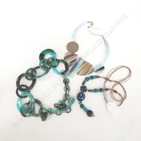 BAG ASSORTED COSTUME JEWELLERY