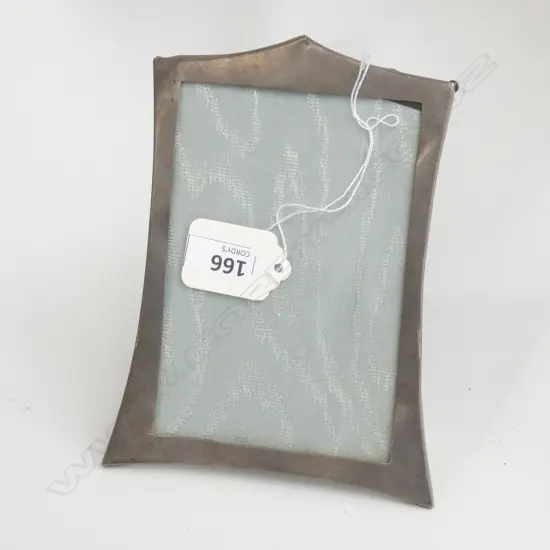 SILVER PHOTO FRAME Birmingham 1922.  150x 115mm