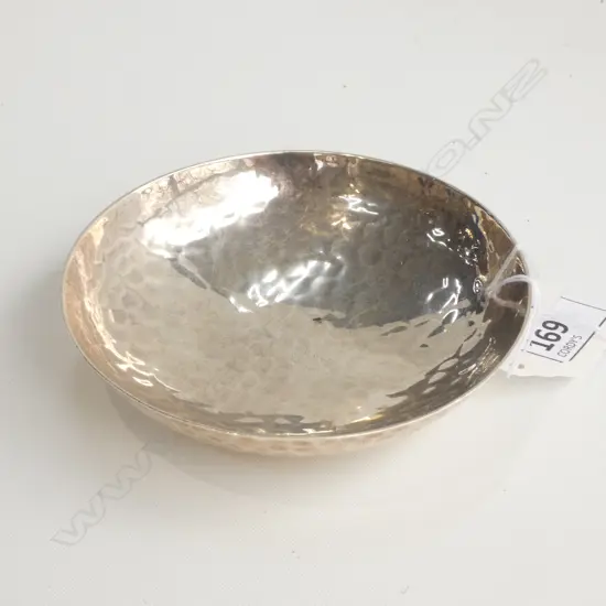 SILVER SMALL DISH HAMMERED LONDON 1914 by MAPPEN & WEBB. 40gm