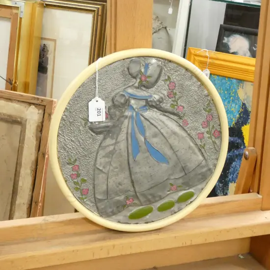 FRAMED PAINTED PEWTER CRINOLINE LADY WALL ART DIA. 290MM