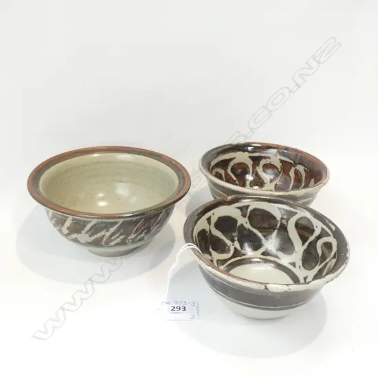 THREE LAWRENCE EWING POTTERY BOWLS.- LARGEST DIA 145MM