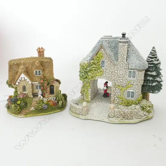 LILLIPUT LANE SNOWDEN LODGE & CANDY COTTAGE - WITH BOXES & 1 WITH CERTIFICATES