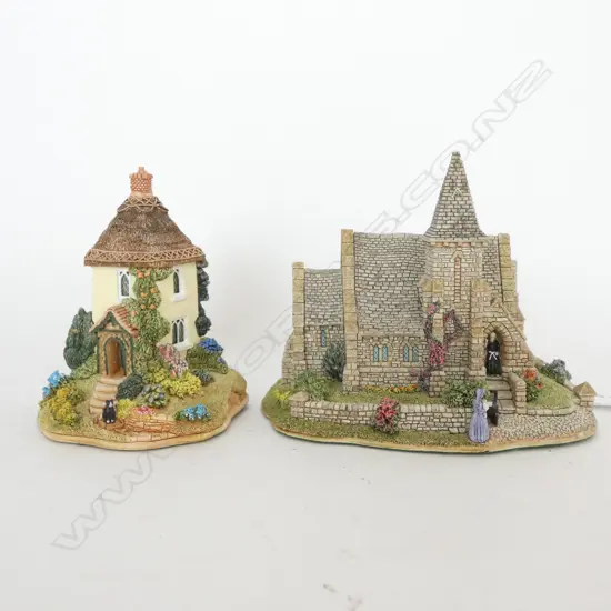 2 LILLIPUT LANE - ST JOHN THE BAPTIST & HONEYPOT COTTAGE - WITH BOXES & CERTIICATES