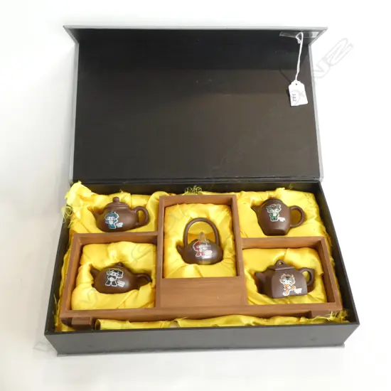 BOX MINIATURE XINGWARE TEAPOTS AND WOOD SHELF