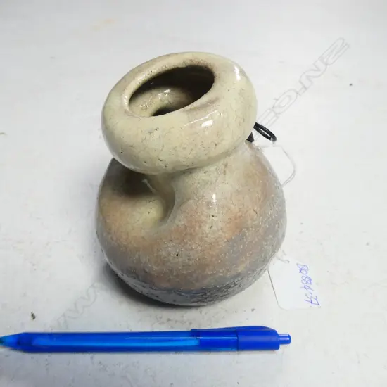 HAGI KILN SHINO STYLE WALL VASE