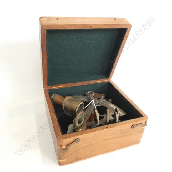 BOXED SEXTANT KELVIN & HUGHES LONDON 1917