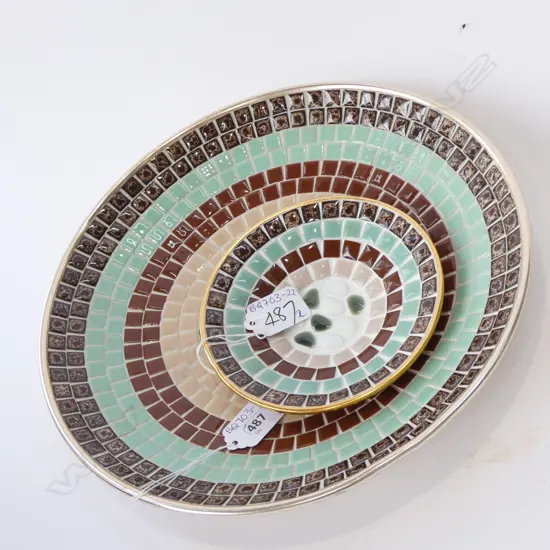 PR GREEN & BROWN RETRO MOSAIC DISHES - 1 DIA. 275MM & 1 DIA. 135MM