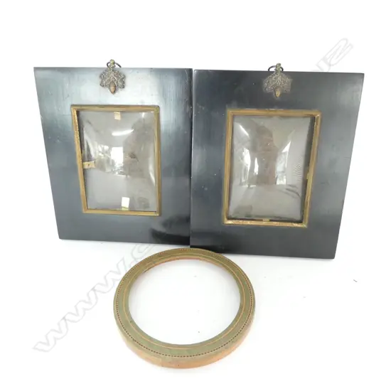 3 ANTIQUE PORTRAIT MINIATURE FRAMES: PR + 1