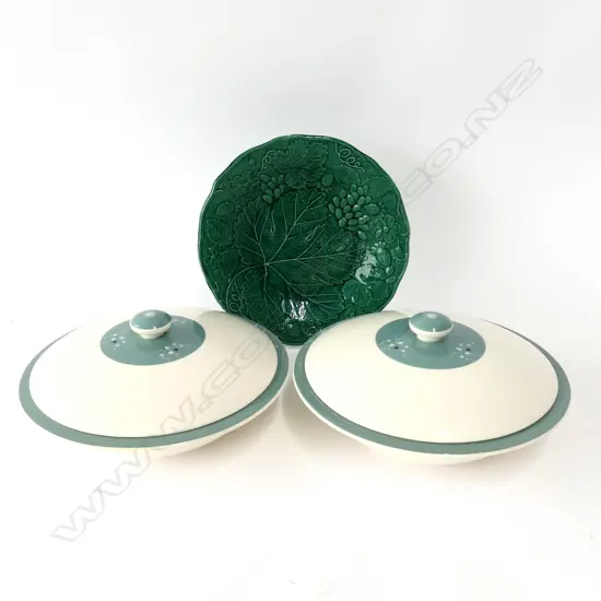 PAIR ROYAL DOULTON 'SPINDRIFT' TUREENS PLUS CABBAGE CAKE PLATE