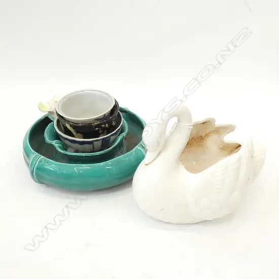 3 MING STYLE CUPS + GREEN VASE & SWAN