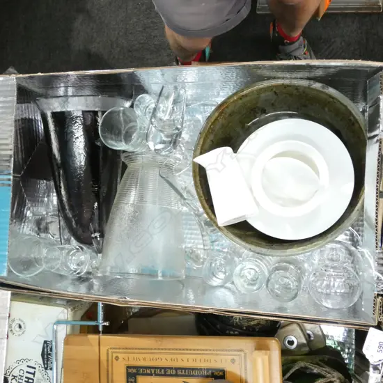 BOX MISC GLASS, POTTERY & CHINA 