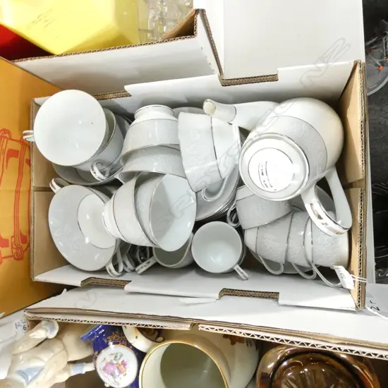 BOX LOT NORITAKE 'DAMASK' TEA SERVICE