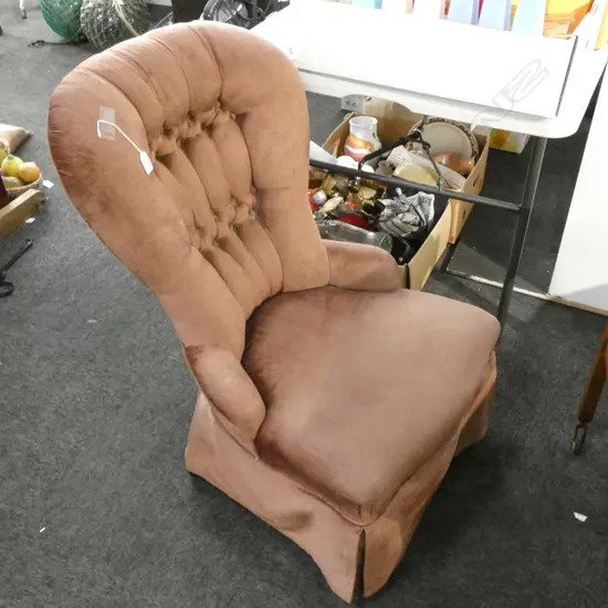 BROWN VELVET GRANDMOTHER CHAIR 
