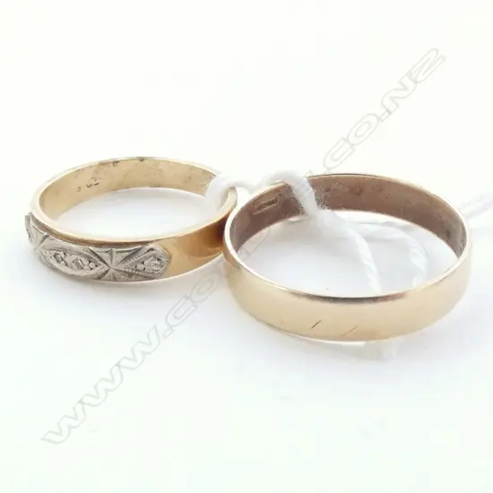 9CT GOLD ETERNITY RING + WEDDER 3.8 GRAMS