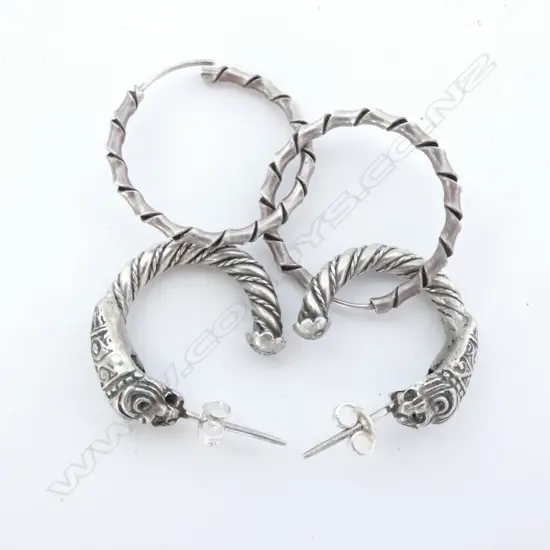 TWO PAIRS OF SILVER EARRINGS