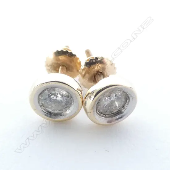 PAIR 14CT GOLD AND DIAMOND STUD EARRINGS (APPROX. 0.25CT EACH EARRING)