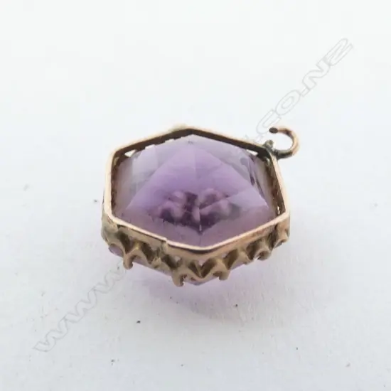 PENDANT, AMETHYST (14mm) SET IN 9ct GOLD