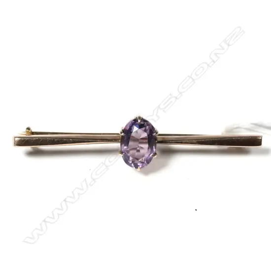 9CT Y/GOLD AMETHYST ? BAR BROOCH 4.7gms