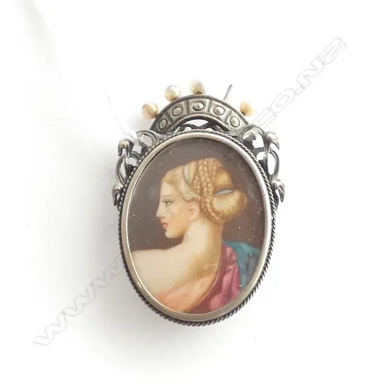 SILVER PAINTED PORTRAIT MINIATURE BROOCH...
