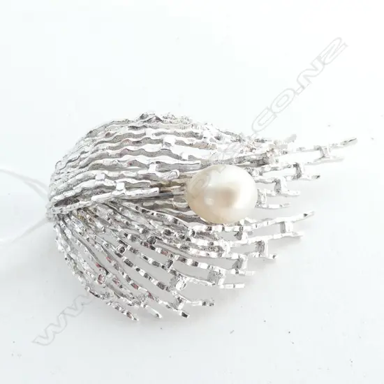 PEARL SET IN 950 SILVER 60mm WIDE, c.1970