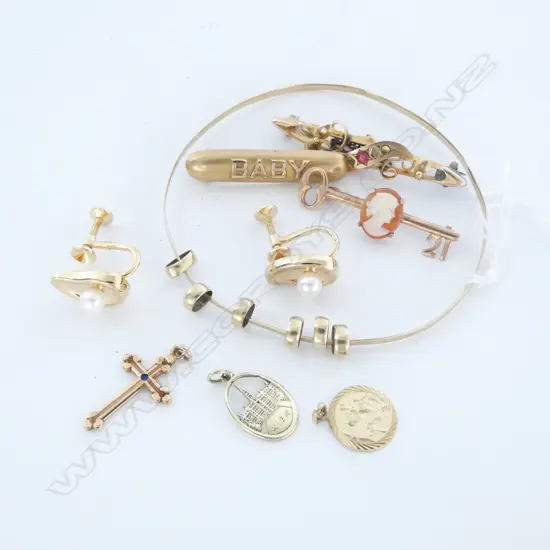 ASST. GOLD TONE, ROLLED, 9CT GOLD PCES 16 GRAMS