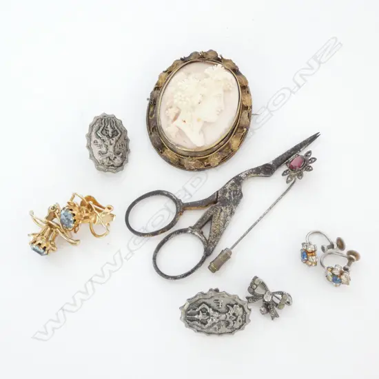 COLLECTION COSTUME JEWELLERY