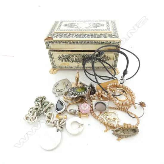 ANTIQUE JEWELLERY BOX, JEWELLERY INSIDE