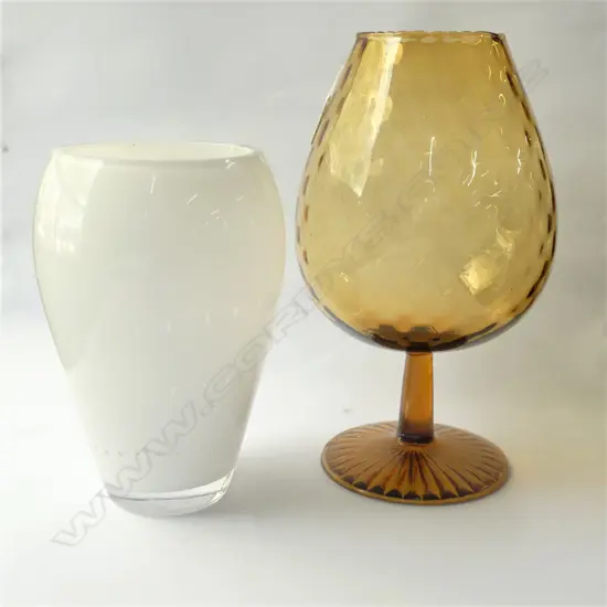 2 RETRO GLASS VASES 