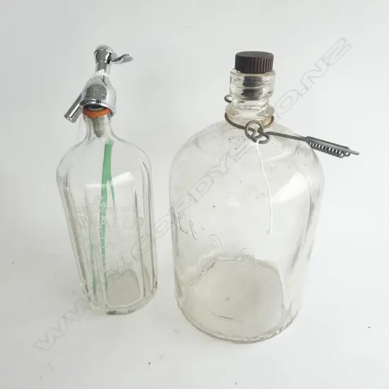 DECO WAI WAI SODA SYPHON + ALVA MINERAL WATER FLAGON H. 320MM