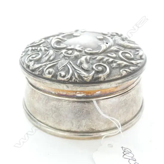 SILVER EMBOSSED LID JEWEL BOX Dia.87mm. Birmingham.small fault