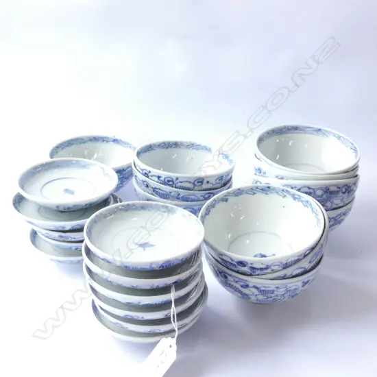 11 MEIJI PERIOD LIDDED SERVING BOWLS - DIA. 105MM