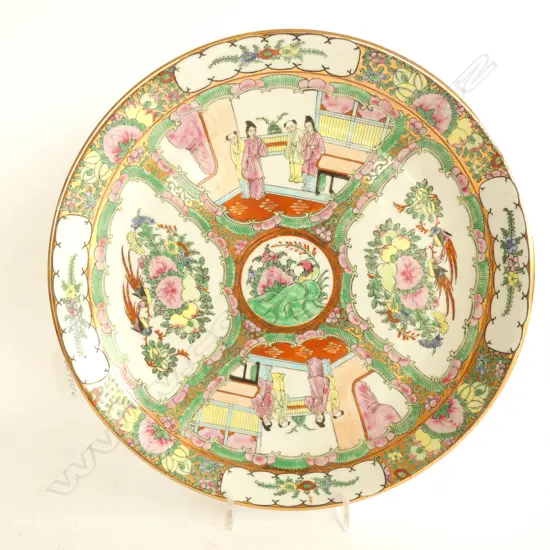 CHINESE FAMILLE ROSE PLATE 300MM DIA