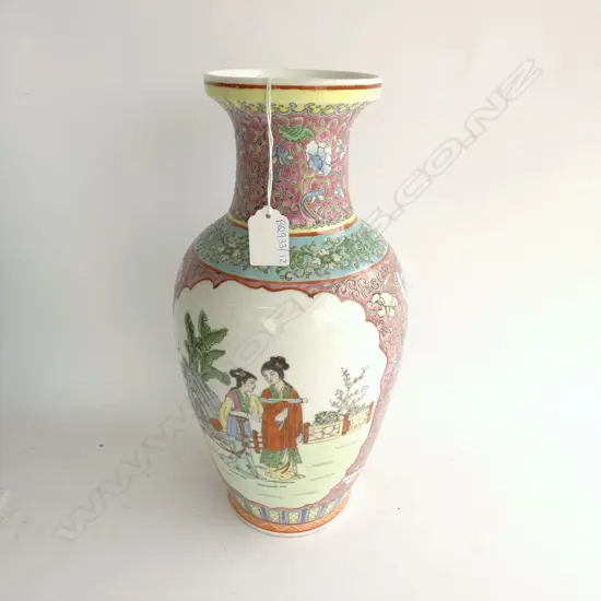 CHINESE FAMILLE ROSE VASE H. 360MM