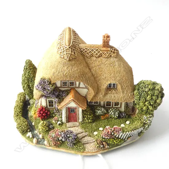 LILLIPUT LANE BUNNY BURROWS - WITH BOX & CERTIFICATE