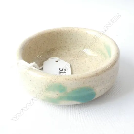 OLIVE JONES PIN DISH INCISED TO BASE Dia.86mm