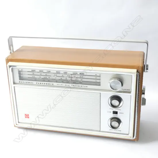 IMMACULATE VINTAGE. NATIONAL PANASONIC TRANSISTOR RADIO 