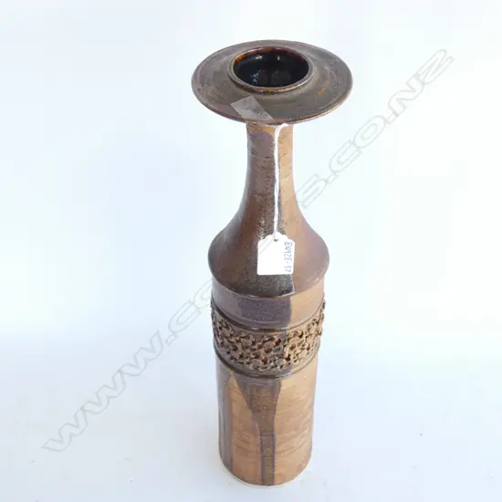 TALL RICHARD CADNESS VASE WITH HANS COPER INSPIRED DESIGN H.390mm