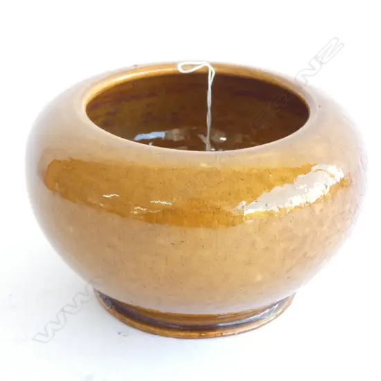 RARE LUKE ADAMS VALENTINE LABORATORIES WELLINGTON BOWL H.115mm X 185mm IMPRESSED MARK