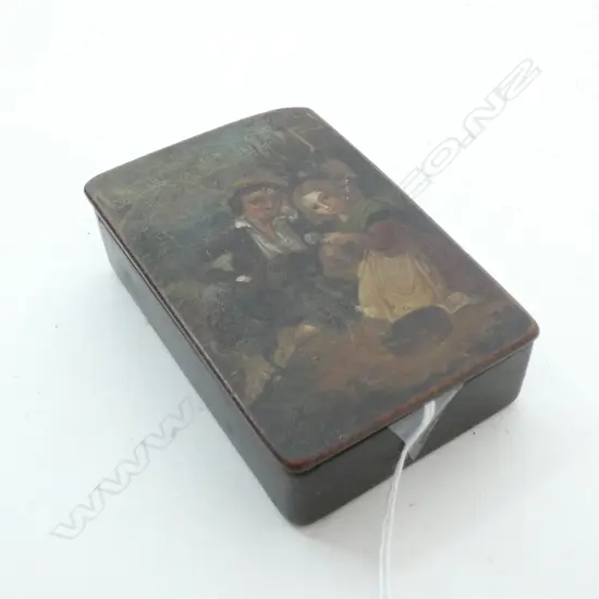 EARLY 19thC PAPIER MACHE SNUFF BOX PAINTED LID..